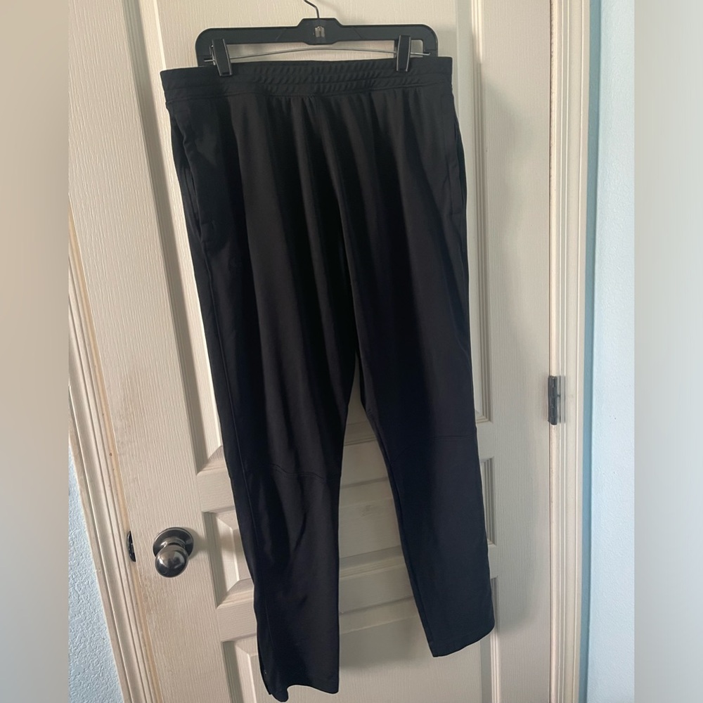 Black Under Armour joggers XL